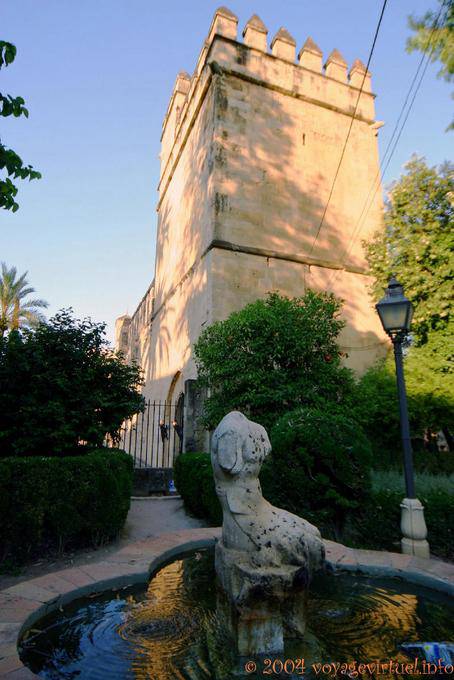Torre e fontana, Alcazar Cordoba - Spagna