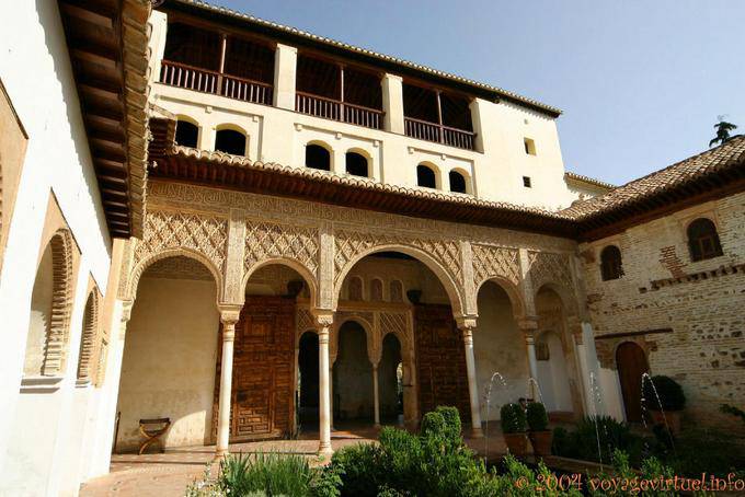 L'ingresso al Palazzo del Generalife, Alhambra Nasridi Granada - Spagna