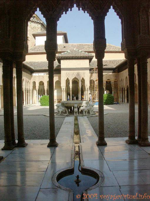 Corte dei Leoni. Vista generale, Alhambra Nasridi Granada - Spagna