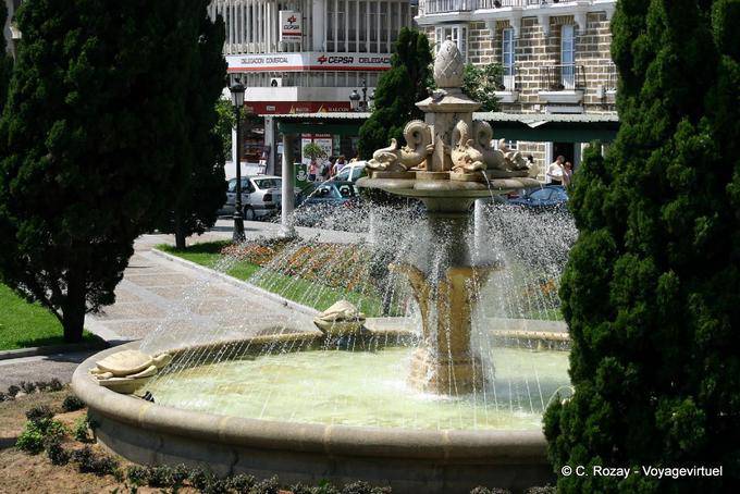Fontana Av Ramon de Carranza, Cadice - Spagna, Andalusia