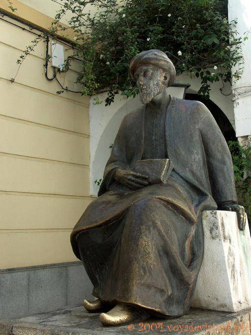 Statua di Mosè Maimonide nel vecchio quartiere ebraico, Cordoba Quartiere Ebraico - Spagna, Andalusia