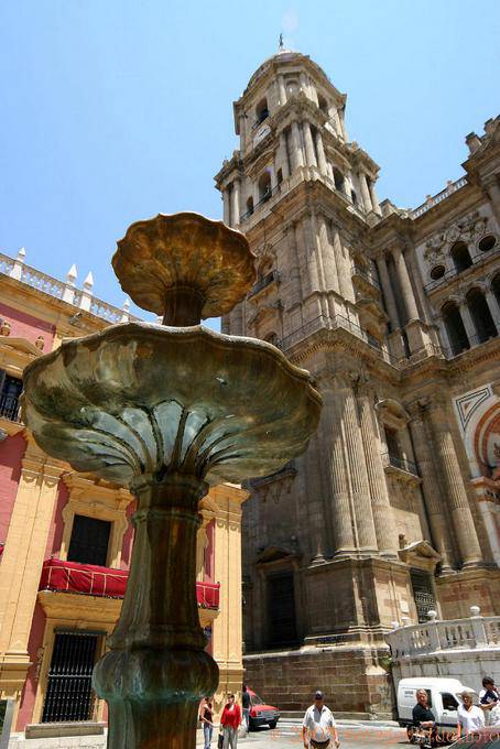 Fontana di fronte alla Cattedrale, Malaga - Spagna, Andalusia