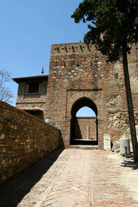 Fortificato cancello d'ingresso (Puerta de la Bóveda) della Alcazaba, Malaga - Spagna, Andalusia