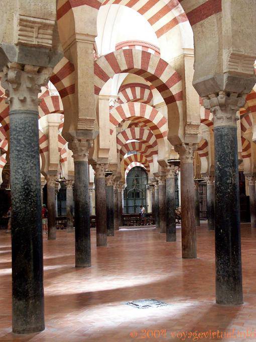 In marmo bianco e rosa aggiungendo Alhaken, Mezquita Cordoba - Spagna