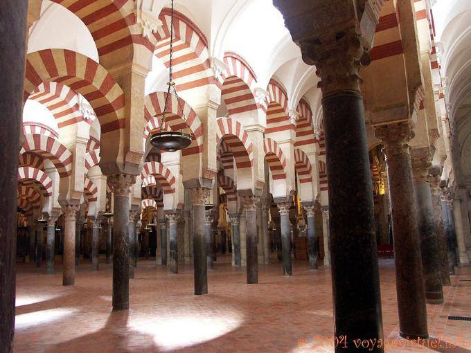 Nave di Emir Abd-Al-Rahman I, Mezquita Cordoba - Spagna, Andalusia