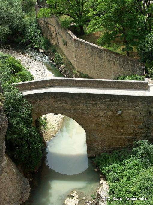Vecchio ponte o ponte arabo, calle Molino de Alarcon, Ronda - Spagna, Andalusia