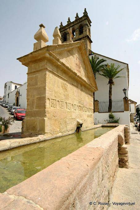 Fontana di fronte alla Chiesa di Padre Gesù, Calle Santa Cecilia, Ronda - Spagna, Andalusia