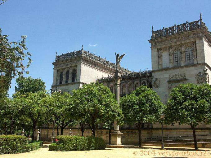 El Pabellón reale, tra Plaza America e Parque de María Luisa, Siviglia - Spagna
