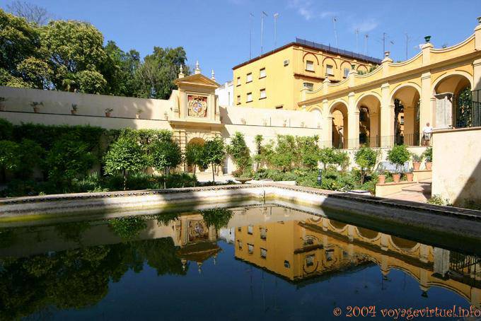 Riflessione in Estanque Mercurio, Siviglia Alcazar - Spagna