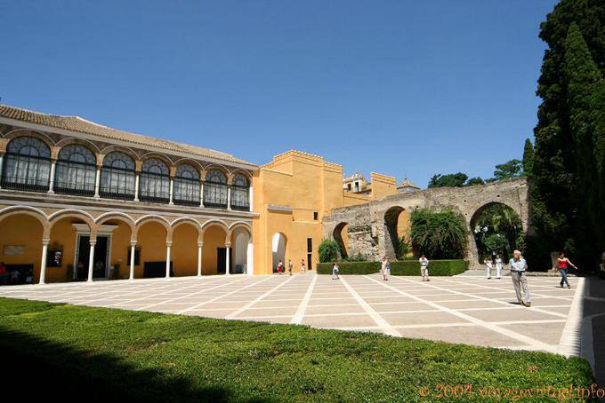 Vista sul patio di Monteria, Alcazar di Siviglia - Spagna