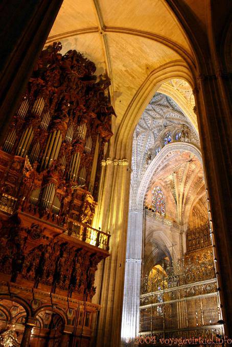 Vista delle canne d'organo, la cattedrale di Siviglia - Spagna