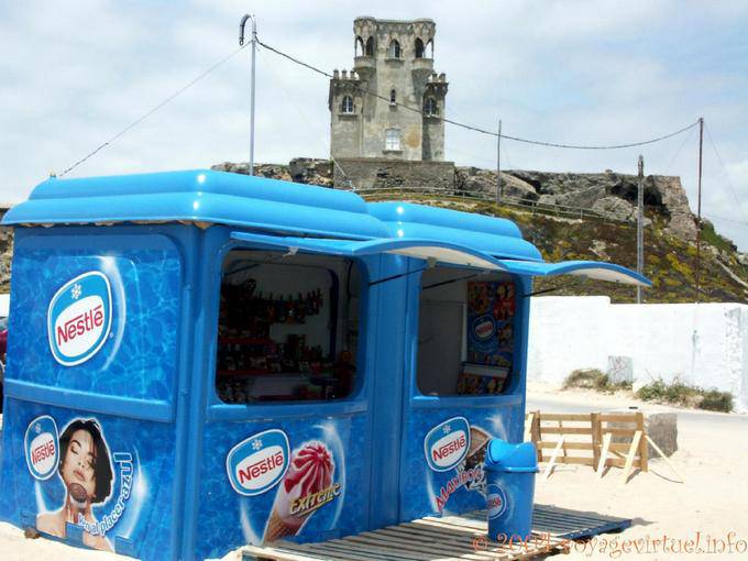 Mercante di ghiaccio ai piedi del Castello, Tarifa - Spagna