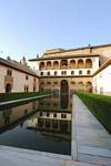 Patio Comares o de los Arrayanes, Alhambra Nasridi Granada, Spagna.