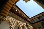 Arcades nel cortile delle fanciulle, Alcazar di Siviglia, Spagna.