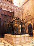 Monumento funerario di Cristoforo Colombo, la cattedrale di Siviglia, Spagna.
