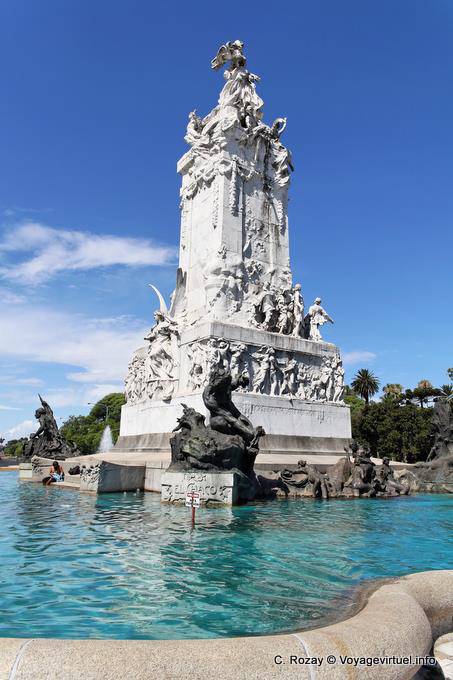 El Monumento a la Carta Magna y las Cuatro Regiones Argentinas, Avenida Sarmiento, Monumento a los Espanoles, Buenos Aires - Argentina