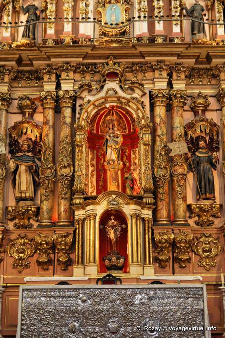 El Retablo Mayor (altare maggiore) Altare Basilica del Pilar, Buenos Aires - Argentina
