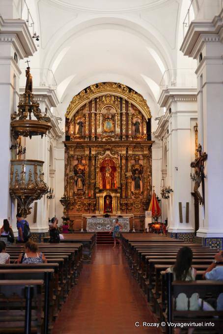 La navata della Basilica Nuestra Señora del Pilar, Buenos Aires - Argentina