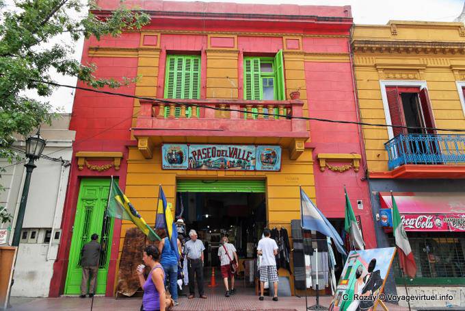 Facciata e ingresso al Paseo del Valle, La Boca, il Dr. del Valle Iberlucea, Buenos Aires - Argentina