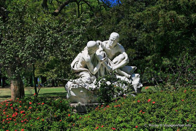 Statua in Plaza San Martin, Buenos Aires - Argentina