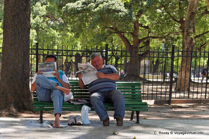 Plaza San Martin, in panchina, Buenos Aires - Argentina