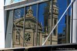 Avenida Juan Domingo Peron, un riflesso della Merced, Buenos Aires, Argentina.