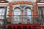 Finestra con arredamento barca, La Boca, Buenos Aires, Argentina.