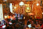 Montserrat, Plaza Dorrego, l'interno di Nefertiti Bar, Buenos Aires, Argentina.
