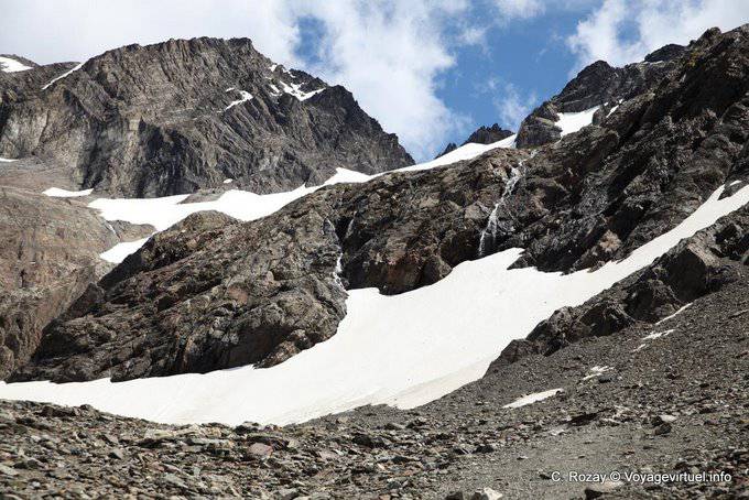 Rocce e neve, Ushuaia, ghiacciaio Martial - Argentina