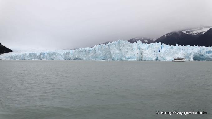 Di fronte alla parte nord del ghiacciaio Perito Moreno, El Calafate - Argentina