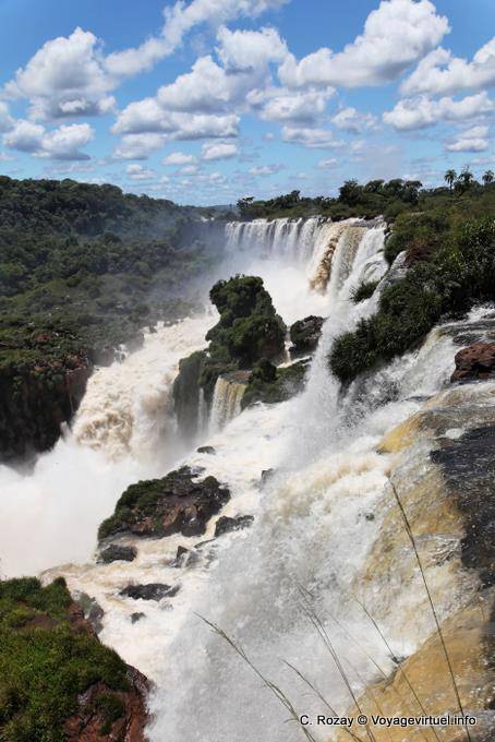 Salto San Martin visto dalla piattaforma Bernabe Mendez, Iguazu Falls - Argentina