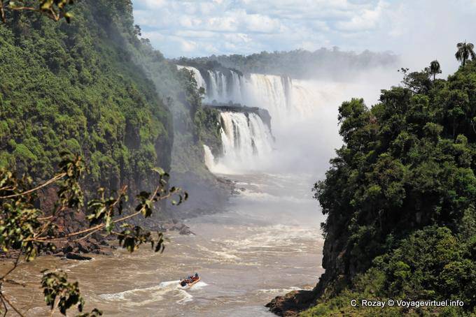 In rotta verso il salto Tres Mosqueteros, Iguazu Falls - Argentina