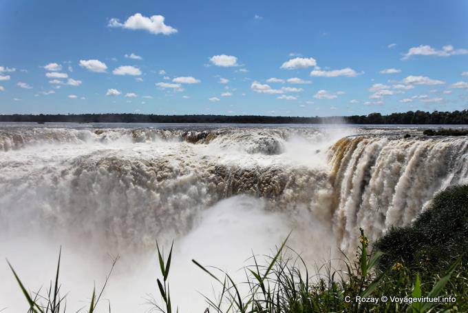 Vista della Garganta del Diablo dal lato argentino, Puerto Iguazu - Argentina