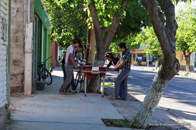 Foosball sul marciapiede, San Agustin de Valle Fertile - Argentina