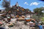 Salita al santuario Difunta Correa, Vallecito, Provincia di San Juan, Argentina.