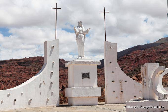 Virgin su un promontorio, Ruta 40, Hualfin - Argentina
