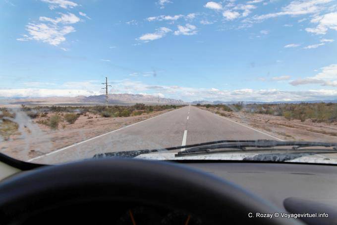 Linea retta sulla Ruta 60 prima di La Rioja - Argentina
