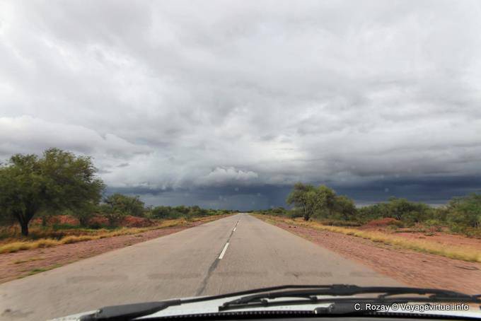 Cielo nero sulla strada, San Antonio - Argentina
