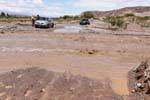 Ruta 40, Hualfin, passaggio rio in piena, Argentina.