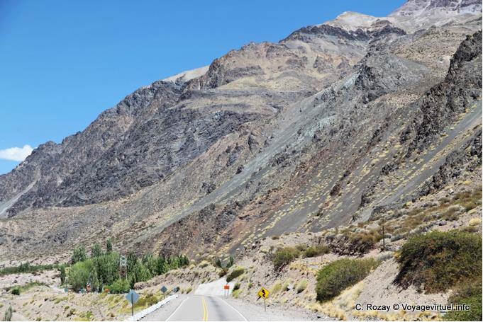 Zona verde, Polvaredas, Ruta 7 di Mendoza in Cile - Argentina