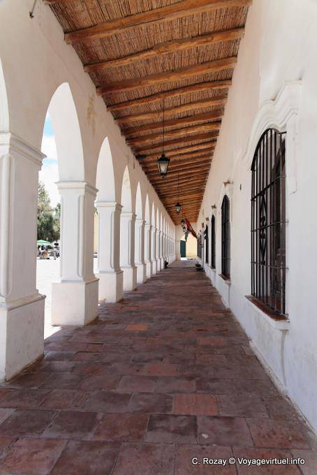 Sotto gli archi del museo, Cachi - Argentina