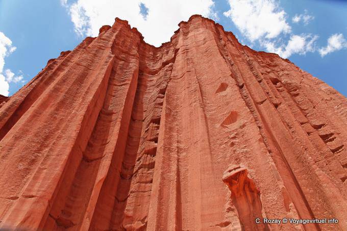 Muro della vista spettacolare al catedral piedi, Talampaya - Argentina