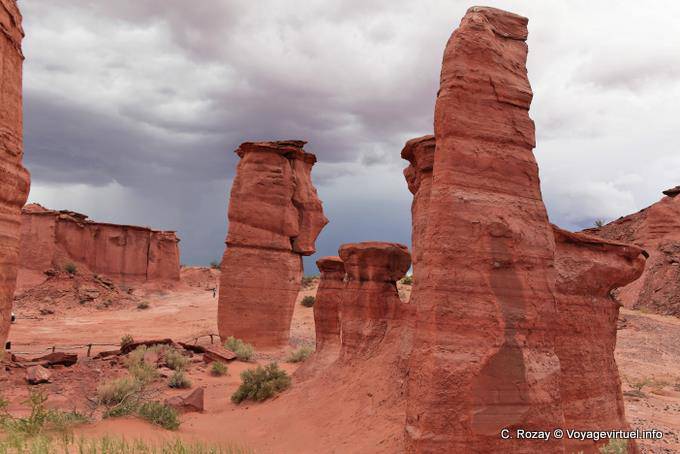 Un'altra vista della figura del totem Talampaya - Argentina