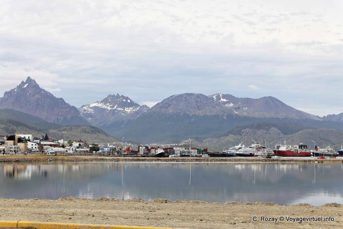 Riflessione di montagne, Ushuaia - Argentina
