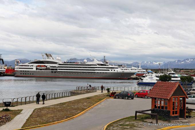 Liner in porto, Ushuaia - Argentina