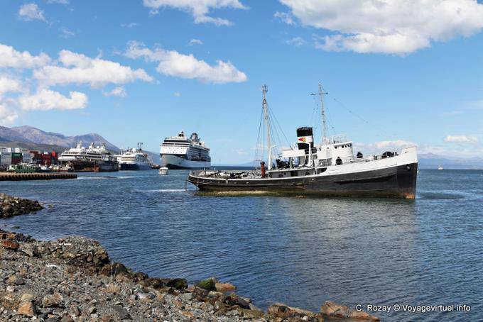 Vecchia barca spiaggiati Ushuaia - Argentina