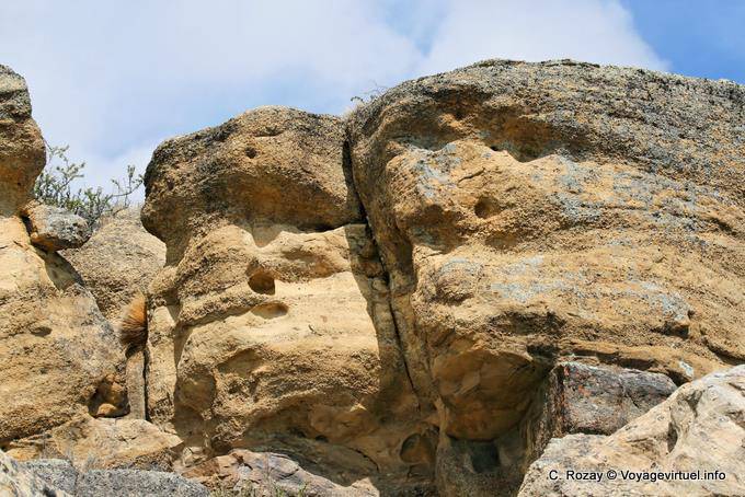 Volti nella roccia, sito archeologico Tehuelche, Walichu - Argentina