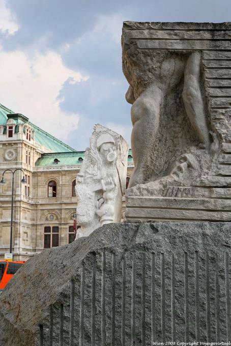 Un'altra vista del Mahnmal Gegen Krieg und Faschismus - Vienna - Austria