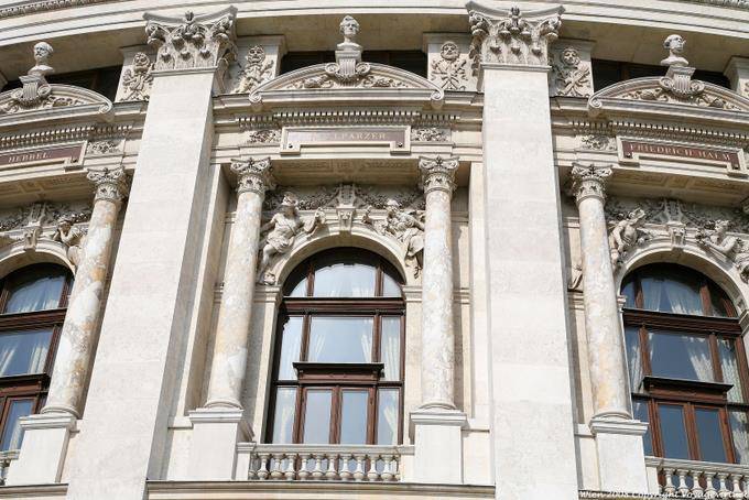Burgtheater, finestra Parzer - Vienna - Austria