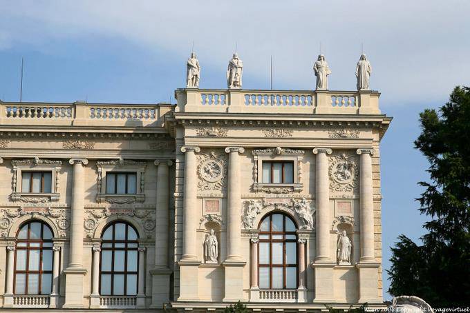 Museo Kunsthistorisches, guardare a destra - Vienna - Austria
